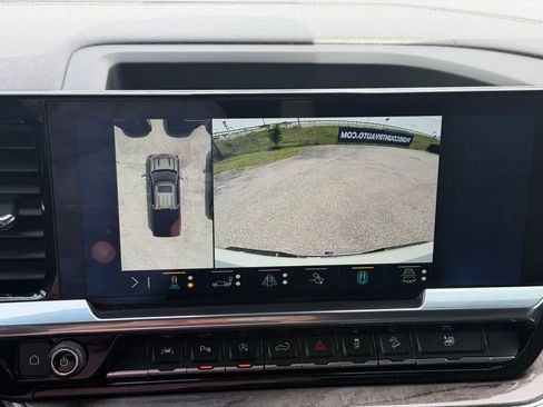 Used 2023 Chevrolet Silverado 1500 LTZ AWD/4WD image 9