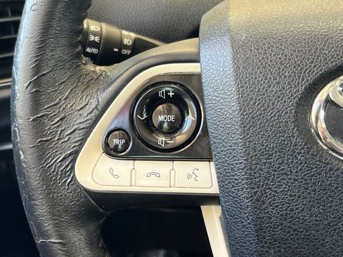 Certified 2017 Toyota Prius Prime Advanced FWD image 26