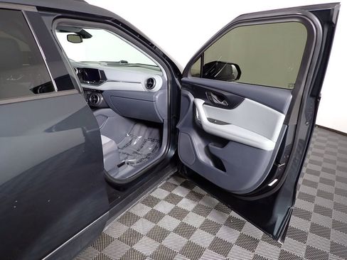 Used 2019 Chevrolet Blazer LT image 40