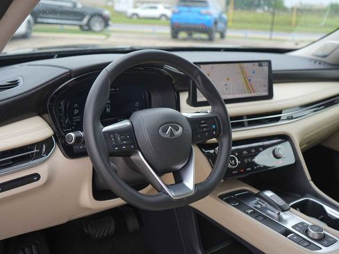 Used 2025 INFINITI QX60 Sensory AWD/4WD image 2