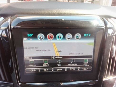 Used 2019 Chevrolet Traverse LT w/ LT Premium Package AWD/4WD image 11