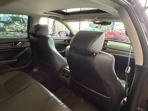 Used 2018 Honda Accord Touring image 26