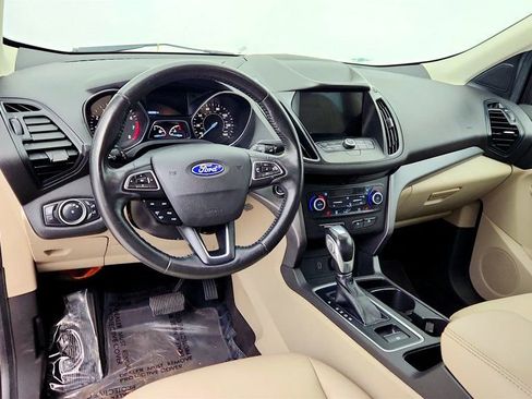 Used 2019 Ford Escape SEL image 10