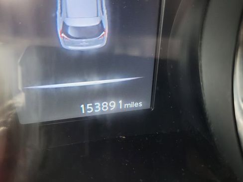 Used 2017 Nissan Rogue SV image 3