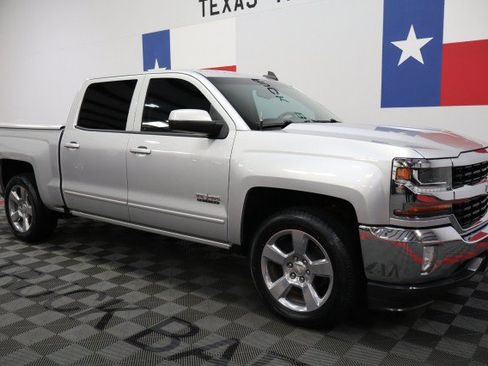 Used 2018 Chevrolet Silverado 1500 LT w/ Texas Edition RWD image 15