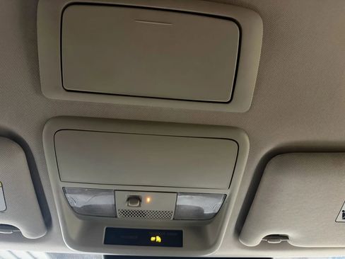 Used 2020 Mitsubishi Outlander SE image 22