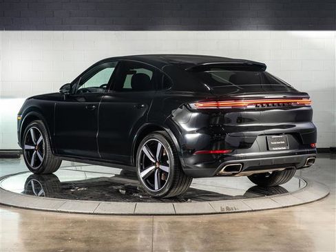 Certified 2026 Porsche Cayenne Coupe AWD/4WD image 3