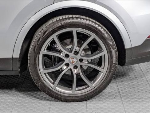 Used 2021 Porsche Cayenne Coupe AWD/4WD image 38