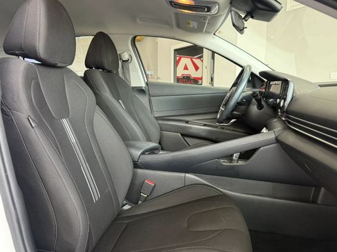 Used 2022 Hyundai Elantra SEL w/ Convenience Package FWD image 22