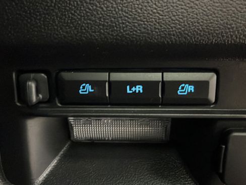 Used 2025 Ford Explorer ST-Line w/ Premium Package AWD/4WD image 31
