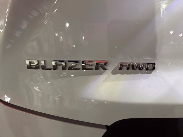 Used 2025 Chevrolet Blazer LT AWD/4WD image 9