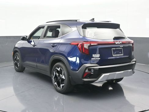 Used 2024 Kia Seltos EX image 4