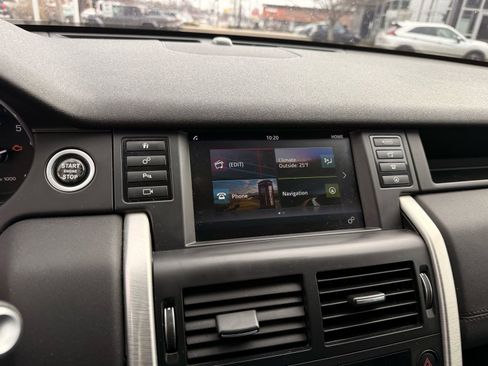 Used 2016 Land Rover Discovery Sport SE AWD/4WD image 33