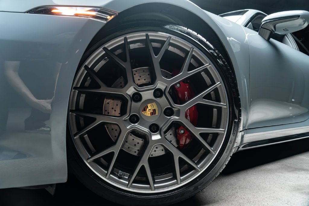 Used 2024 Porsche 911 Carrera S RWD image 3