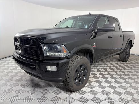 Used 2015 RAM 2500 Laramie w/ Black Appearance Group AWD/4WD image 3