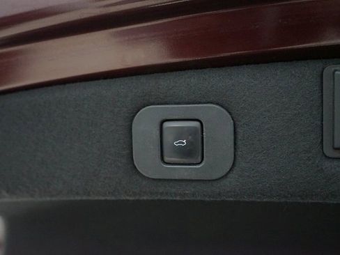 Used 2017 Lincoln Continental Reserve w/ Technology Package image 51