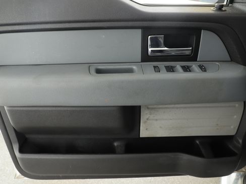 Used 2013 Ford F150 XLT w/ XLT Chrome Pkg RWD image 6