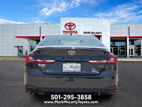 Used 2025 Toyota Camry SE FWD image 4