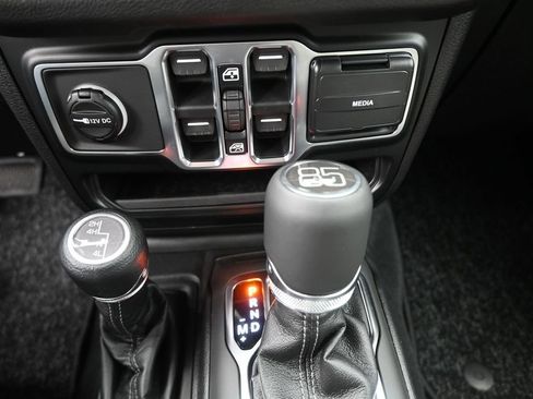 New 2026 Jeep Gladiator Sport AWD/4WD image 4