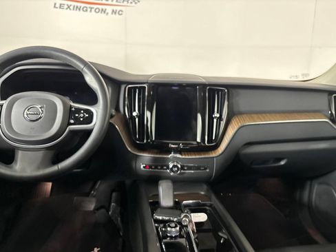 Used 2023 Volvo XC60 B5 Plus AWD/4WD image 23