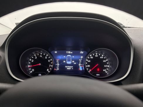 Used 2018 Jeep Compass Latitude w/ Popular Equipment Group image 9