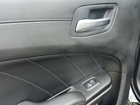 Used 2023 Dodge Charger R/T w/ Plus Group image 25