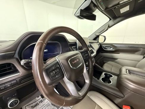 Used 2023 GMC Yukon XL SLT AWD/4WD image 4