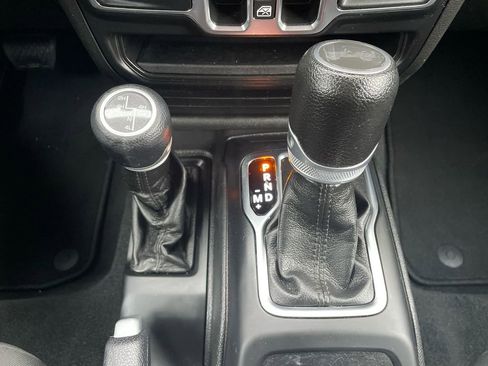 Used 2022 Jeep Wrangler Unlimited Sport image 12