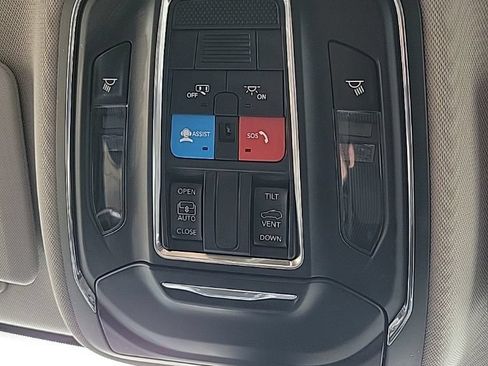 Used 2024 Jeep Grand Cherokee Laredo X AWD/4WD image 12