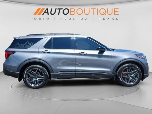 Used 2025 Ford Explorer ST-Line w/ Premium Package AWD/4WD image 6