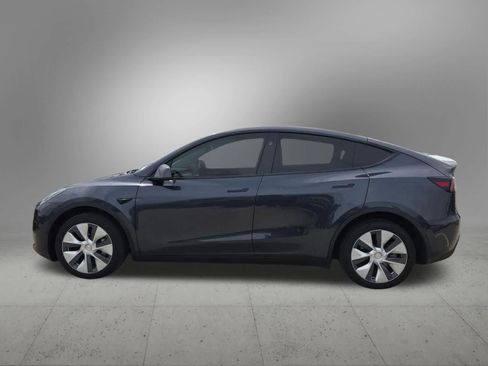 Used 2024 Tesla Model Y Long Range AWD/4WD image 3
