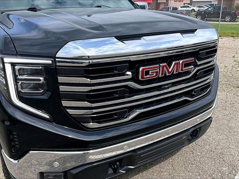 Used 2022 GMC Sierra 1500 SLT w/ SLT Premium Plus Package AWD/4WD image 29