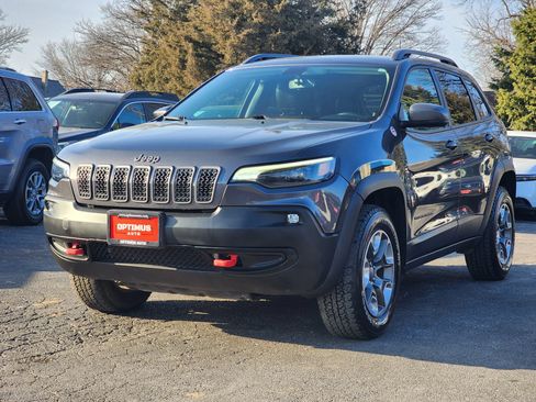 Used 2019 Jeep Cherokee Trailhawk w/ Cold Weather Group AWD/4WD image 3