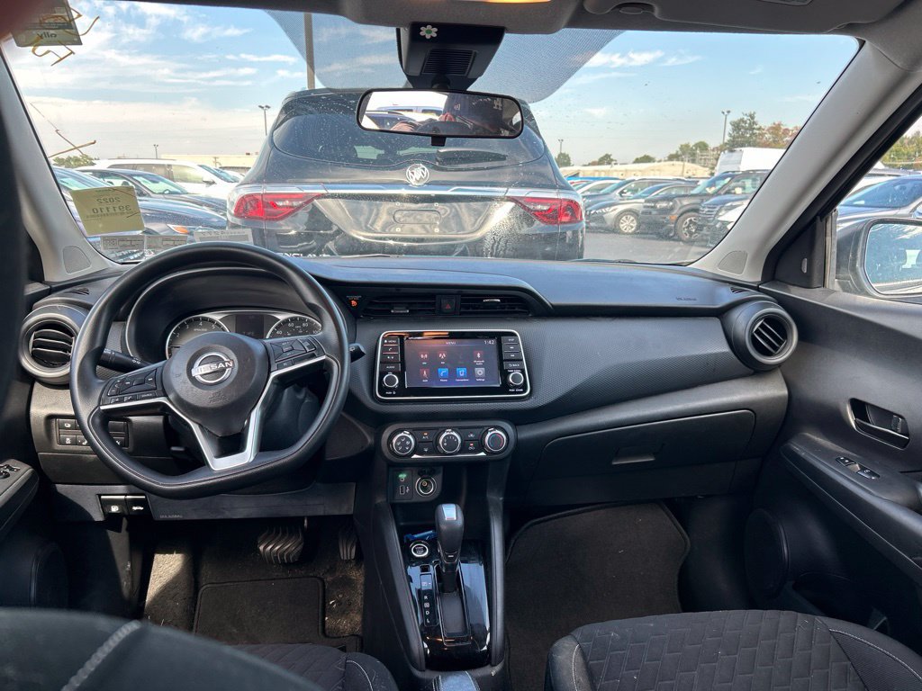 Used 2022 Nissan Kicks S FWD image 5