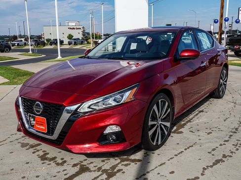 Used 2021 Nissan Altima 2.5 Platinum AWD/4WD image 4