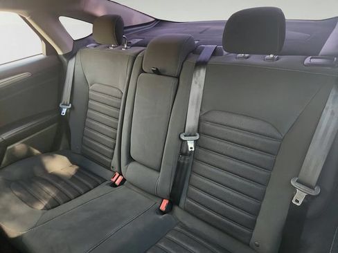 Used 2017 Ford Fusion SE w/ Fusion SE Technology Package FWD image 18