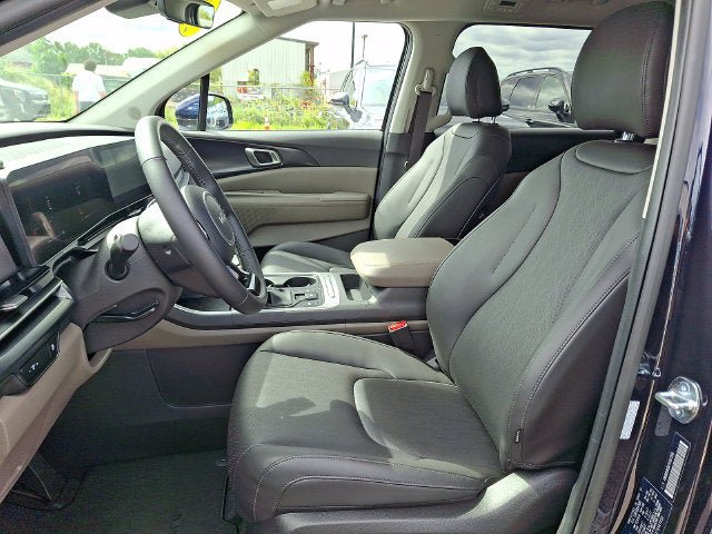 Used 2026 Kia Carnival FWD image 14