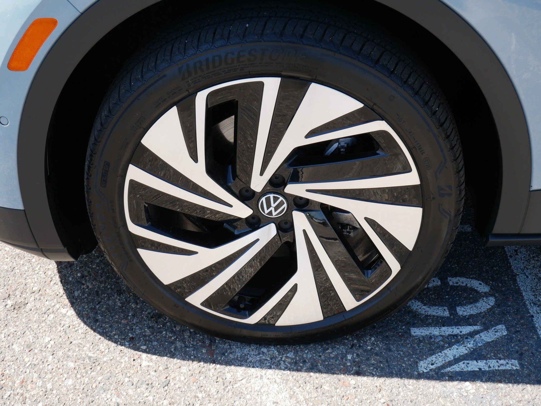 Used 2025 Volkswagen ID.4 Pro S Plus AWD/4WD image 15