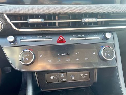 Used 2025 Hyundai Sonata SEL FWD image 15