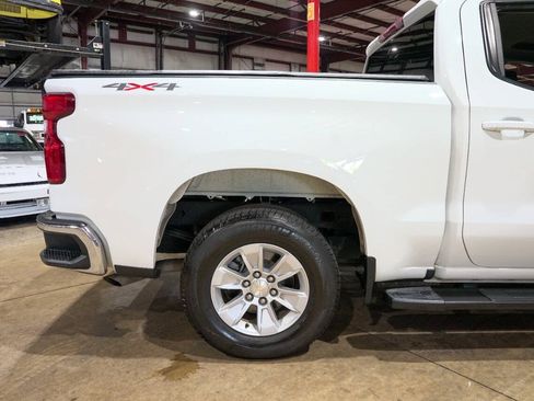 Used 2021 Chevrolet Silverado 1500 LT AWD/4WD image 9