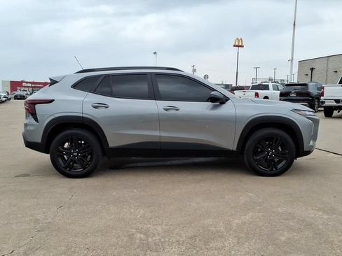 Used 2025 Chevrolet Trax ACTIV w/ Driver Confidence Package FWD image 4