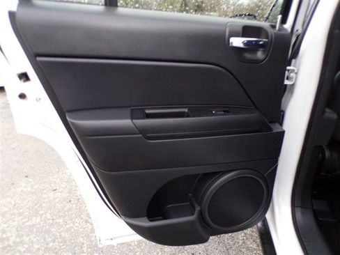 Used 2013 Jeep Compass Latitude w/ Sun/Sound Group image 25