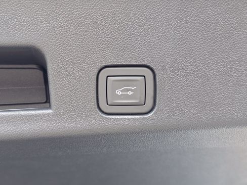 New 2026 Chevrolet Traverse High Country FWD image 14