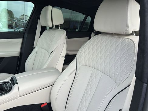 New 2026 BMW X6 xDrive40i w/ Executive Package image 25