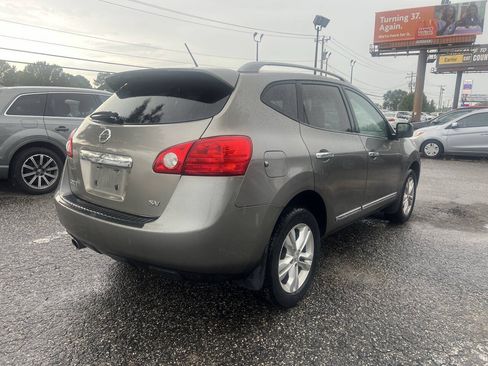 Used 2013 Nissan Rogue SV FWD image 5