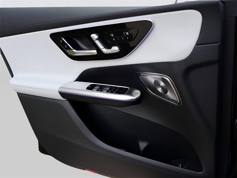 Certified 2025 Mercedes-Benz GLC 300 GLC 300 image 36