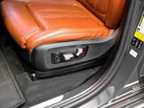 Used 2021 BMW X7 xDrive40i w/ M Sport Package image 31