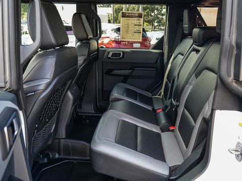 Used 2024 Ford Bronco Black Diamond AWD/4WD image 16