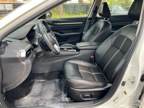 Used 2025 Nissan Altima 2.5 SR image 23