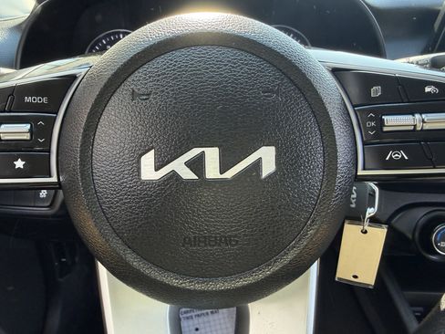 Used 2022 Kia Forte LXS image 29